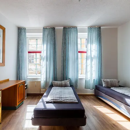 Dkn - Ihr Zuhause Auf Zeit In Naehe Leuna, Schkopau - Voll Ausgestattet Appartement *